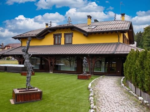 Property building, Garden view