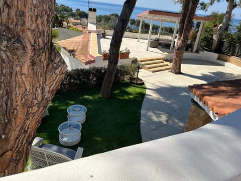 Property building, Balcony/Terrace