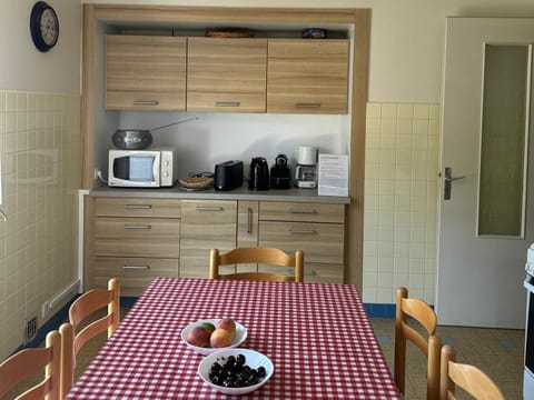 Appartement spacieux à Évian avec parking et animaux admis - FR-1-498-4 Apartment in Évian-les-Bains