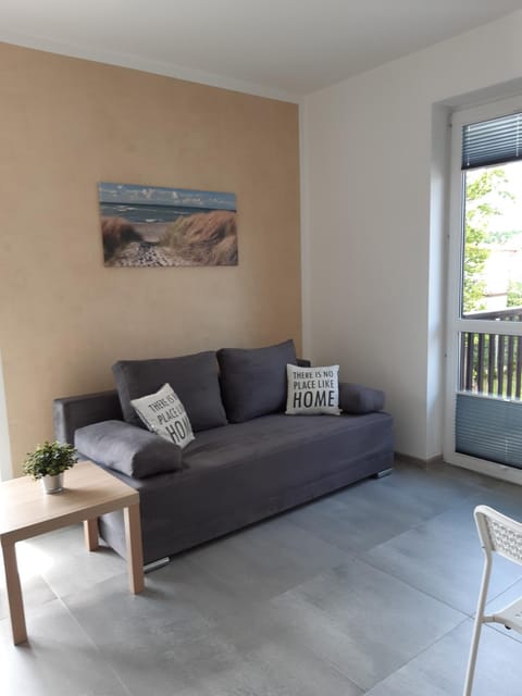 Communal lounge/ TV room, Living room, Seating area