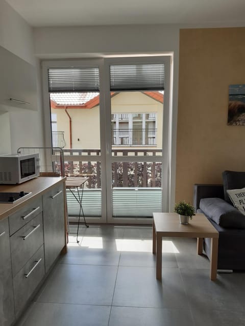 View (from property/room), Kitchen or kitchenette, Food, oven, stove