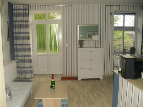 FEWO Familie Hentschel Apartment in Altefähr