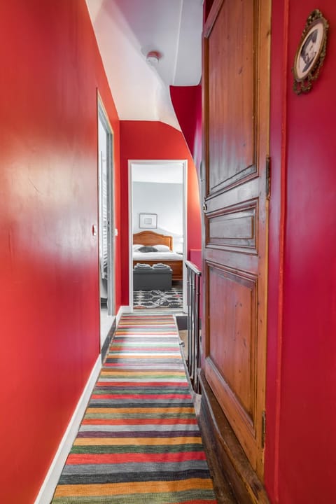 Bed, Other, Area and facilities