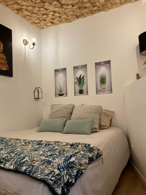 Appartement secret , Cathédrale Saint Benigne Au calme Apartment in Dijon