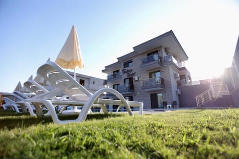 Property building, Garden