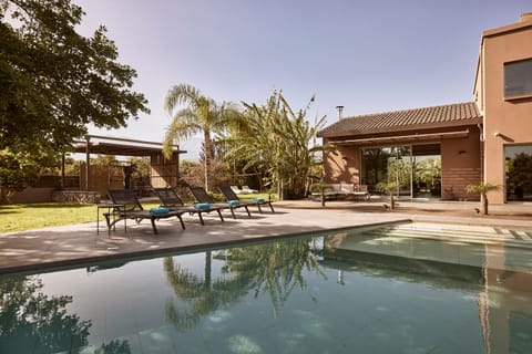 Property building, Swimming pool