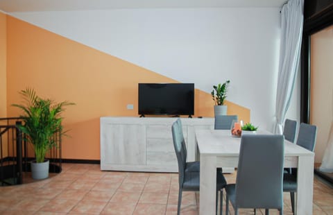 Home & Pet - Fiori Apartment in Lombardy