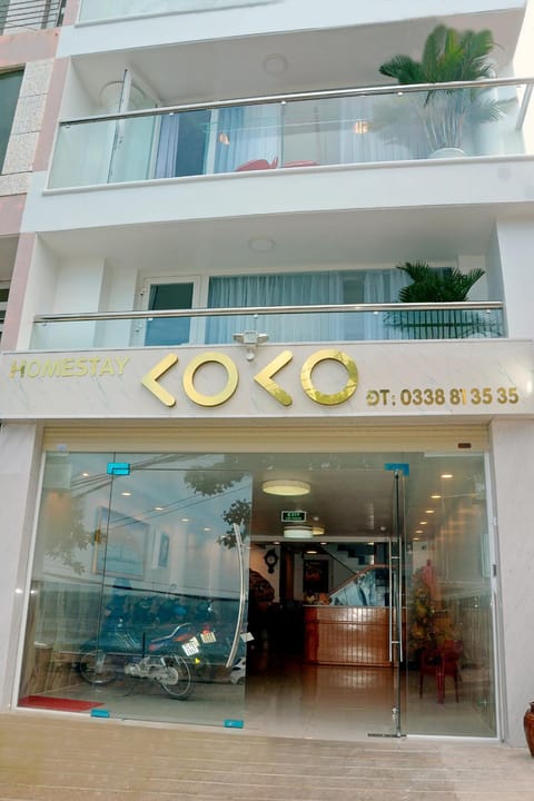 Property building, Communal lounge/ TV room, Facade/entrance, Property logo or sign, Lobby or reception