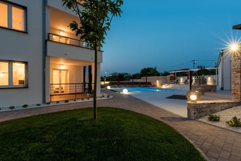 Garden, Balcony/Terrace, Swimming pool