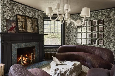 Communal lounge/ TV room