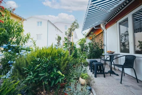 Garden, Seating area