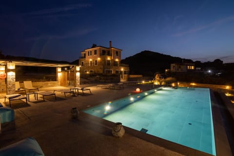Night, Pool view, Swimming pool, sunbed