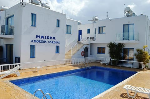 Property building, Swimming pool, Swimming pool
