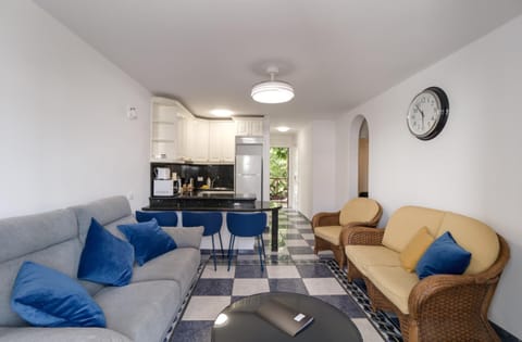 Kitchen or kitchenette, Lunch