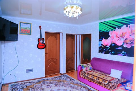 Communal lounge/ TV room, TV and multimedia, Living room, Seating area