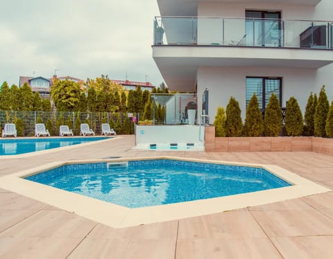 Property building, Pool view, Swimming pool, Inner courtyard view, sunbed