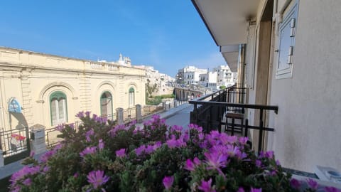 Property building, View (from property/room), Balcony/Terrace, Beach, City view, Landmark view, Street view