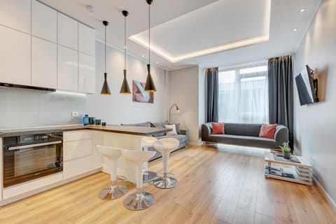 Kitchen or kitchenette, Living room, Seating area, Dining area, Communal kitchen