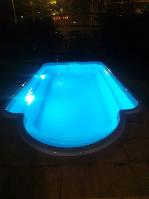 Night, Pool view