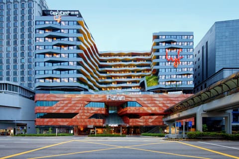 Facade/entrance