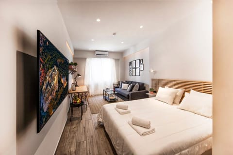 Living room, Photo of the whole room, Seating area, Bedroom