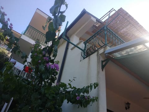 Apartmani Mira Brela Bed and Breakfast in Brela