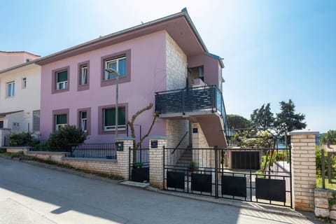 Apartments Perka near beach Bed and Breakfast in Pula