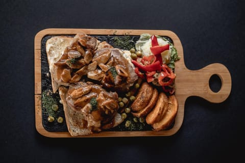 Restaurant/places to eat, Food