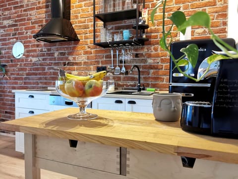 Coffee/tea facilities, Kitchen or kitchenette, Food and drinks