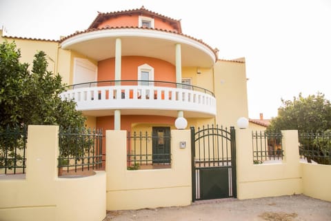 Iro's House Apartment in Argolis, Greece