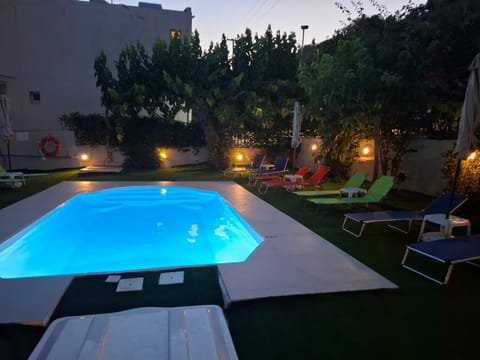 Swimming pool