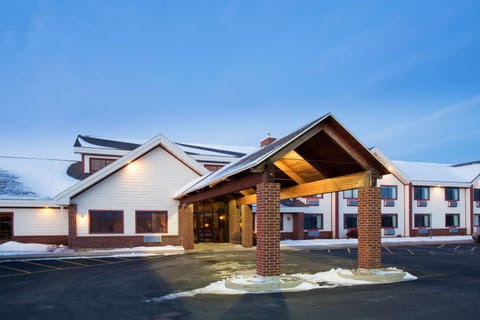 Property building, Day, On site, Time of day
