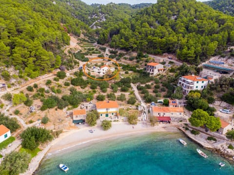 Facade/entrance, Bird's eye view