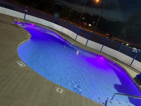 Log Cabin Inn Cabin in Alabama