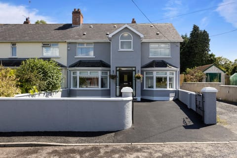 Chestnut House, Beautiful, spacious & comfortable House in Belfast