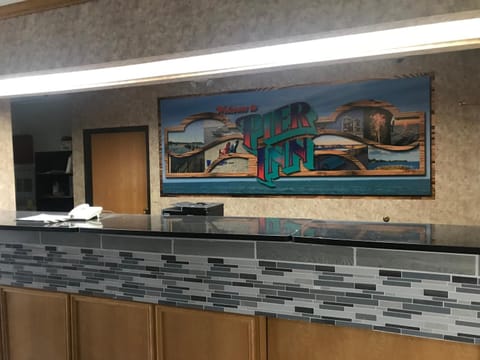 Pier Inn Hotel in Luna Pier