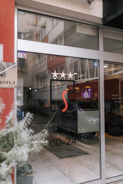 Property building, Facade/entrance