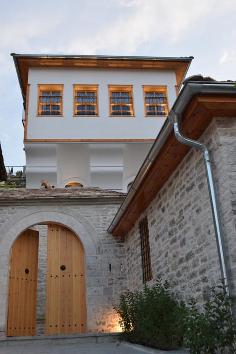 Property building, Facade/entrance