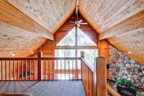 Scenic Wonders & Apt. House in Yosemite Park Way