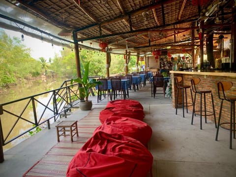 Restaurant/places to eat, Day, View (from property/room), Balcony/Terrace, Banquet/Function facilities, Seating area