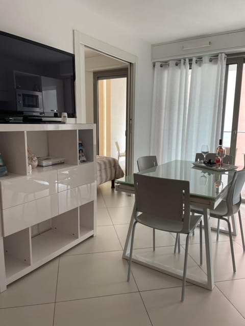 West bay Apartment in Menton