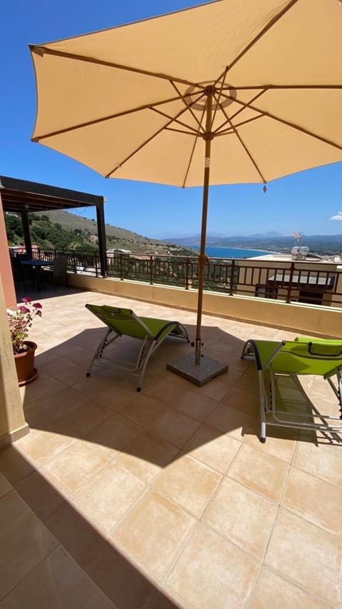 View (from property/room), Balcony/Terrace, Sea view, sunbed