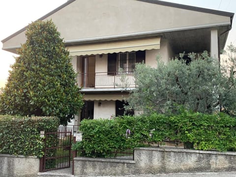 Casa Magnolia Apartment in Lake Garda