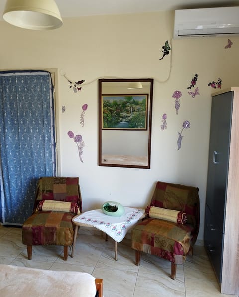 Mom's Cozy Corner Bed and Breakfast in Heraklion