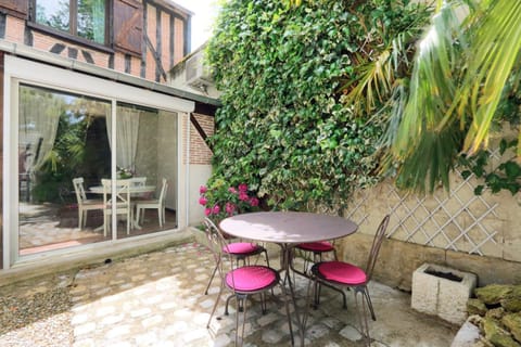 Elegant and spacious T2 #Tours #Halles #Courprivée Apartment in Saint-Cyr-sur-Loire