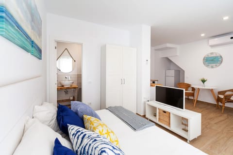 Living room, Bedroom