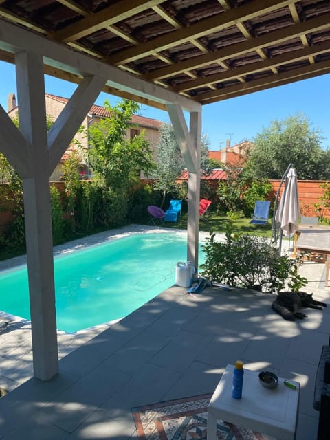 Balcony/Terrace, Balcony/Terrace, Swimming pool