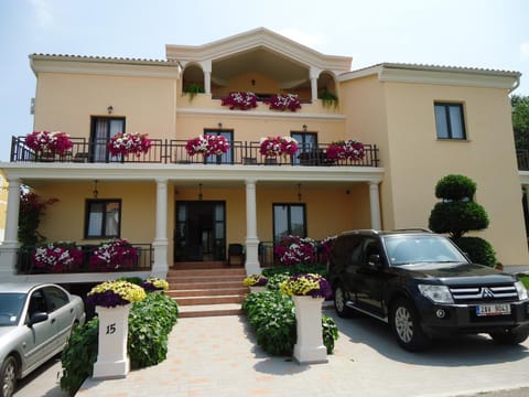 Property building, Facade/entrance, Property logo or sign