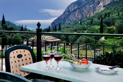 Balcony/Terrace, Mountain view