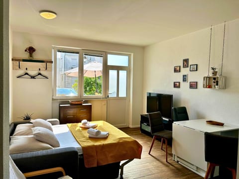 TV and multimedia, Living room, Dining area